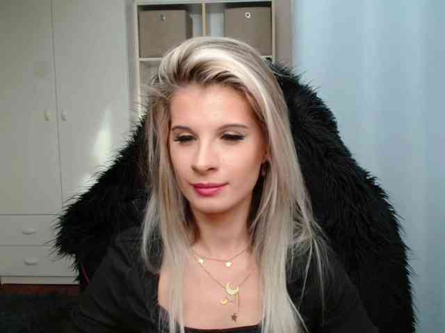 KristineNatural webcam