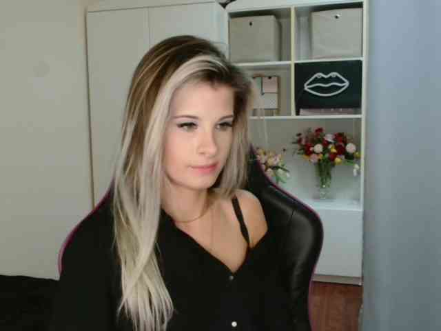 KristineNatural webcam