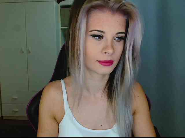 KristineNatural webcam