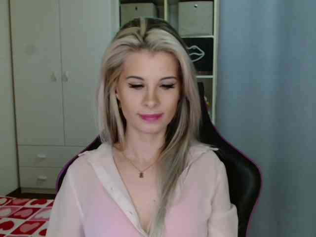 KristineNatural webcam