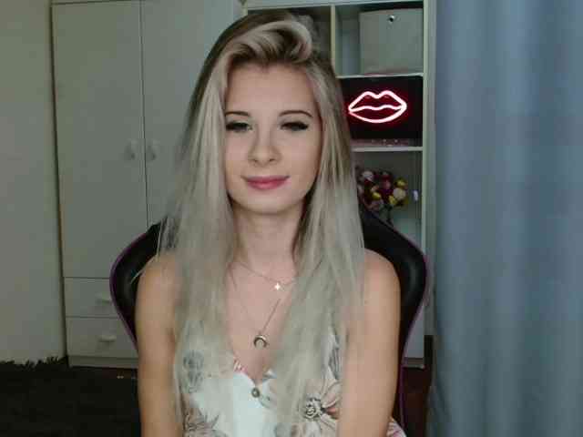 KristineNatural webcam