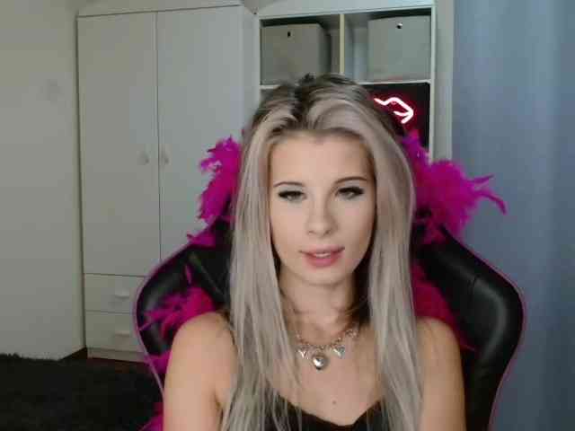 KristineNatural webcam