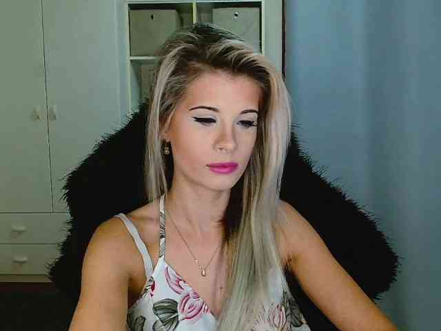 KristineNatural webcam