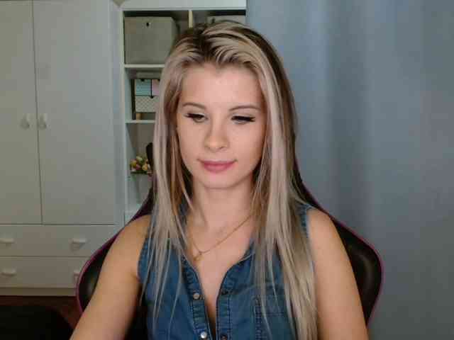 KristineNatural webcam