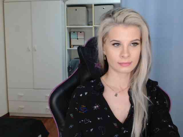 KristineNatural webcam