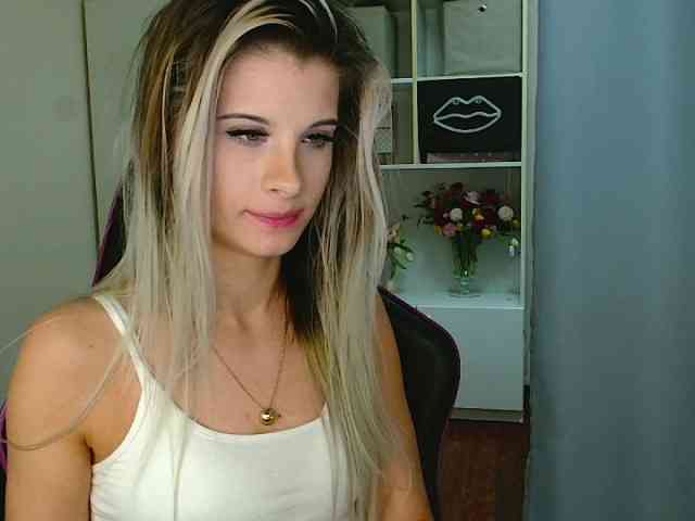 KristineNatural webcam