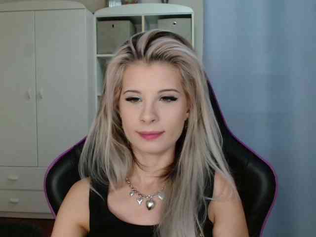 KristineNatural webcam