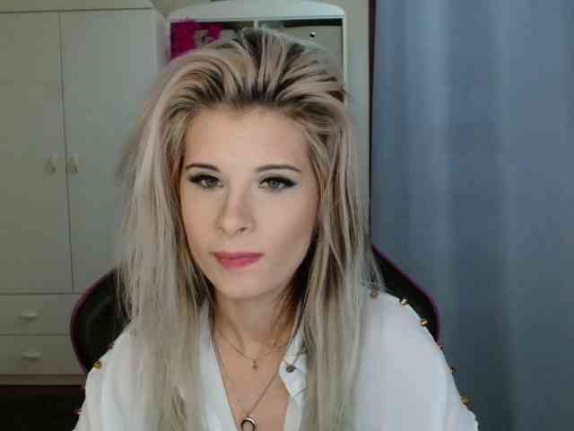 KristineNatural webcam