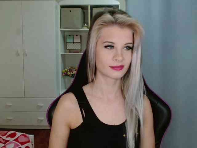 KristineNatural webcam