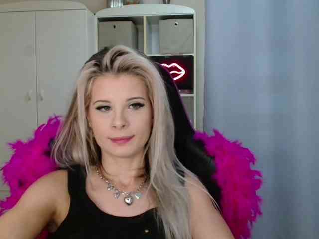 KristineNatural webcam
