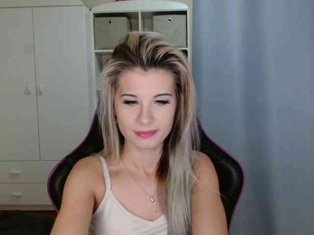 KristineNatural webcam