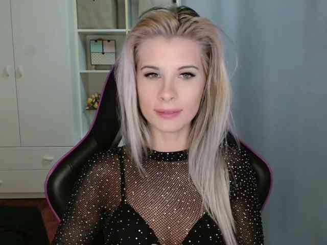 KristineNatural webcam