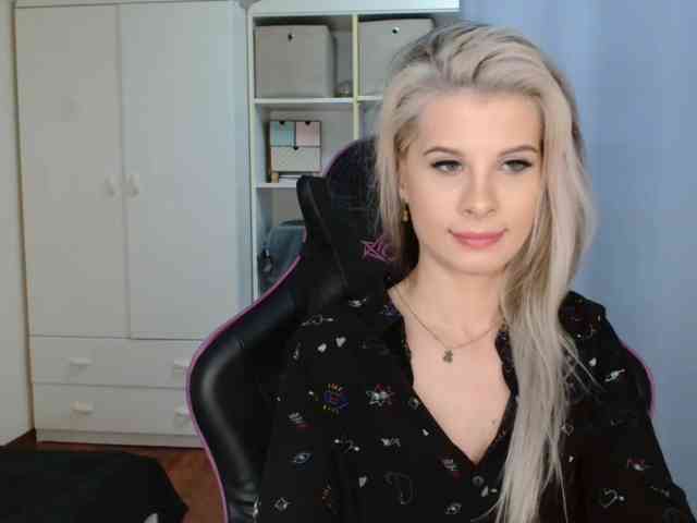 KristineNatural webcam