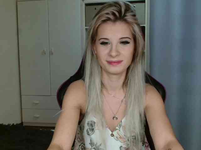 KristineNatural webcam
