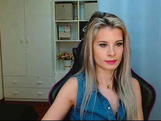 KristineNatural webcam