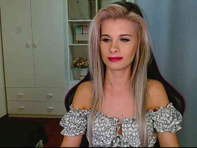 KristineNatural webcam