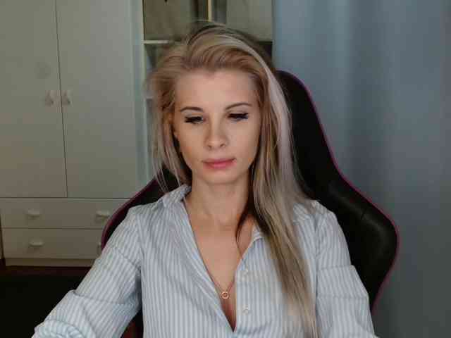 KristineNatural webcam