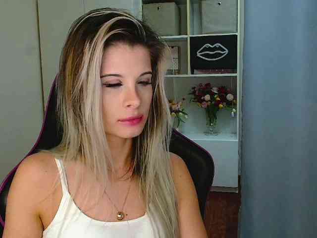KristineNatural webcam