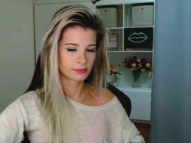 KristineNatural webcam