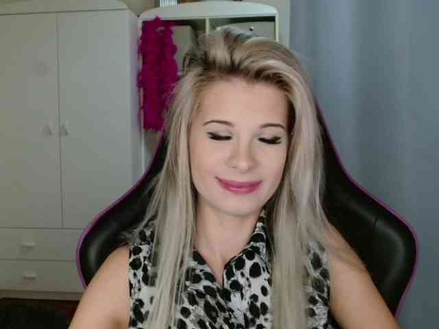 KristineNatural webcam