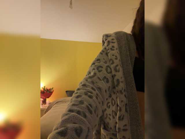 AnnaHott's BongaCams show and profile