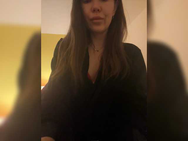 AnnaHott's BongaCams show and profile