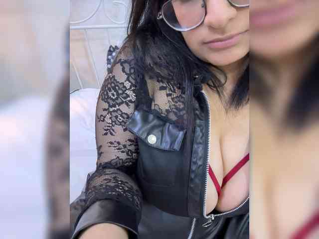 Sarahdosri webcam