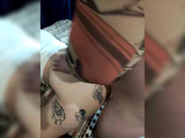 Kiss-Kissaa webcam