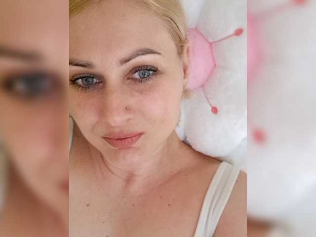 Enni1's BongaCams show and profile