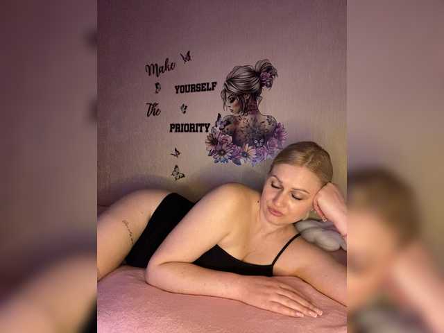 Enni1's BongaCams show and profile