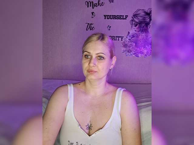 Enni1's BongaCams show and profile