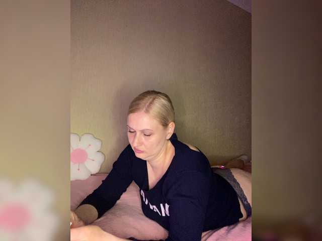 Enni1's BongaCams show and profile