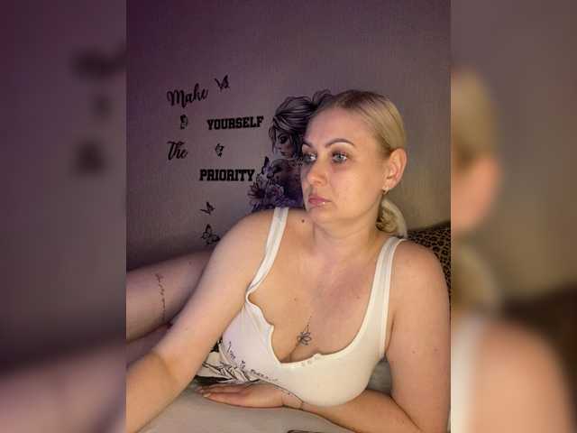 Enni1's BongaCams show and profile
