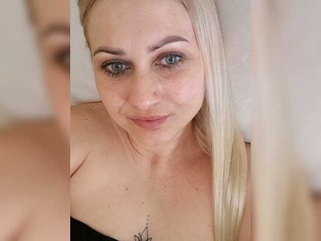 Enni1's BongaCams show and profile