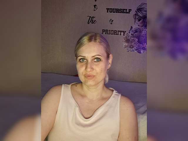 Enni1's BongaCams show and profile