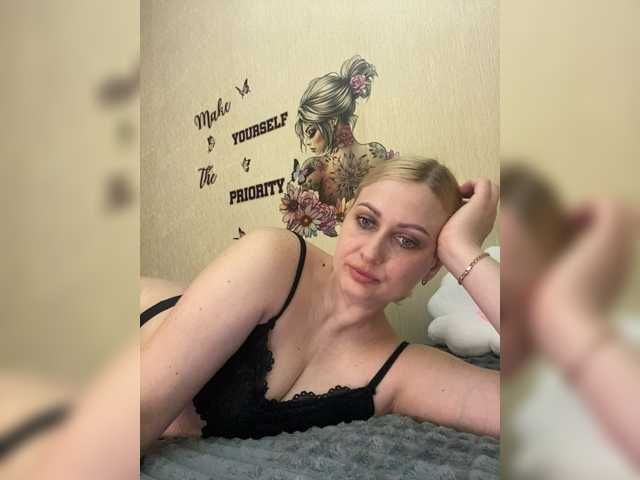 Enni1's BongaCams show and profile