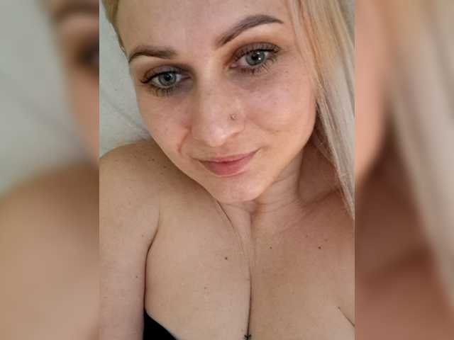 Enni1's BongaCams show and profile
