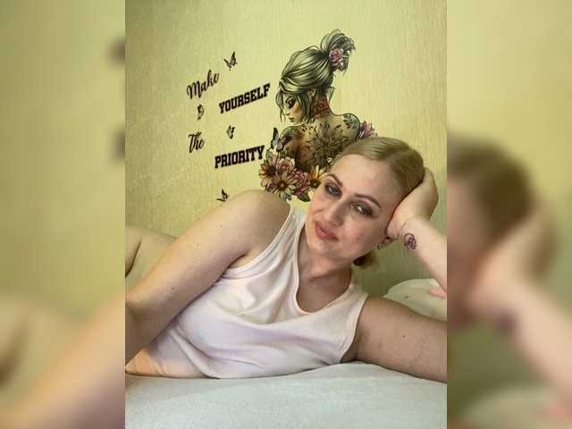 Enni1's BongaCams show and profile