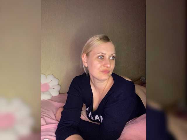 Enni1's BongaCams show and profile