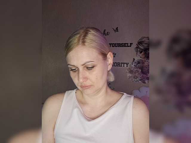 Enni1's BongaCams show and profile