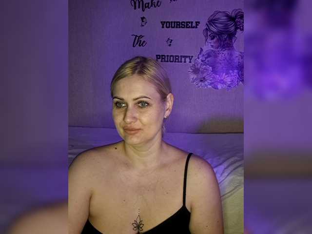 Enni1's BongaCams show and profile