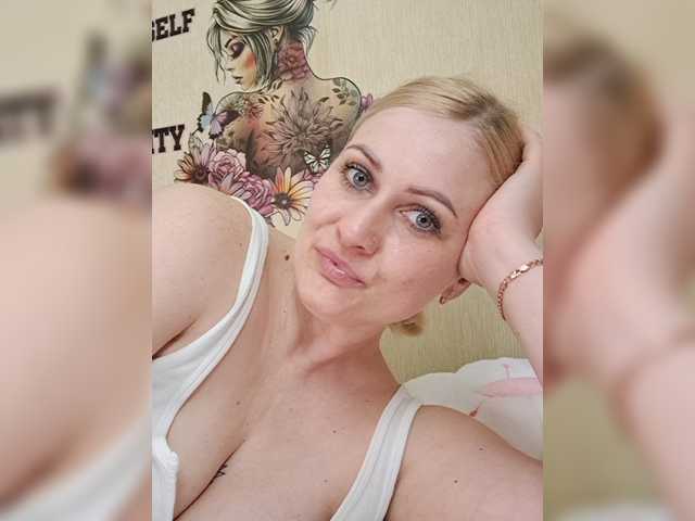 Enni1's BongaCams show and profile