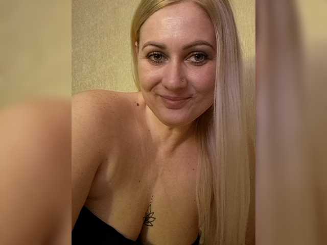 Enni1's BongaCams show and profile