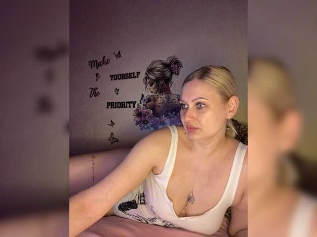 Enni1's BongaCams show and profile