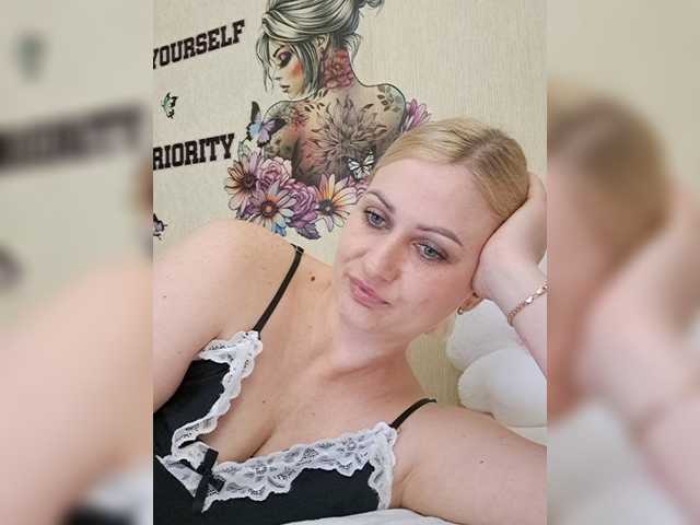 Enni1's BongaCams show and profile