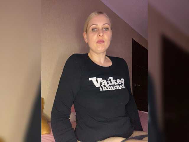 Enni1's BongaCams show and profile