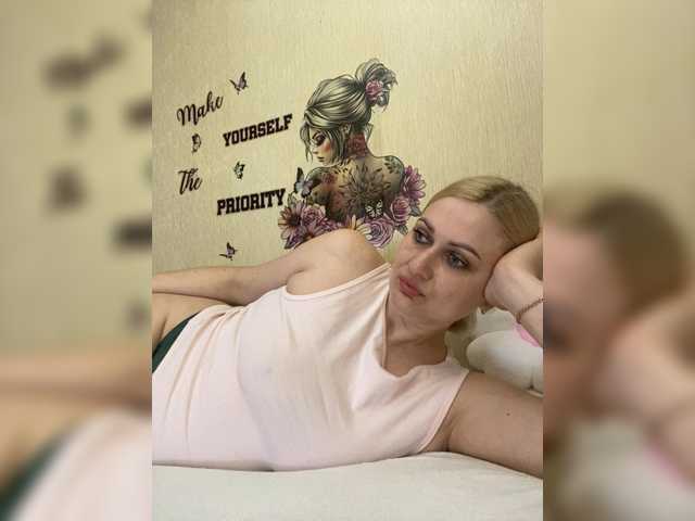 Enni1's BongaCams show and profile