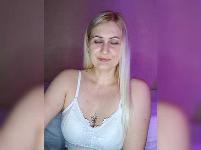 Enni1's BongaCams show and profile