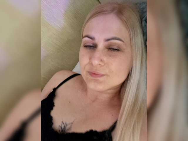 Enni1's BongaCams show and profile