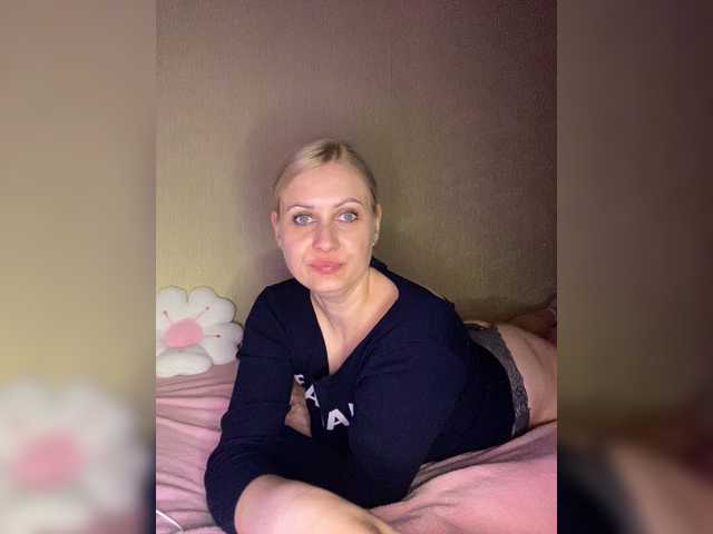 Enni1's BongaCams show and profile